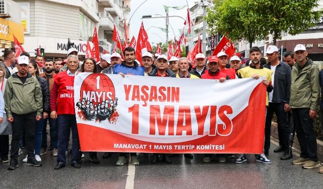 Başkan Kara işçilerle kol kola
