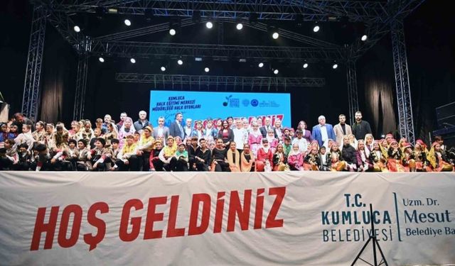 Festivale renk kattı