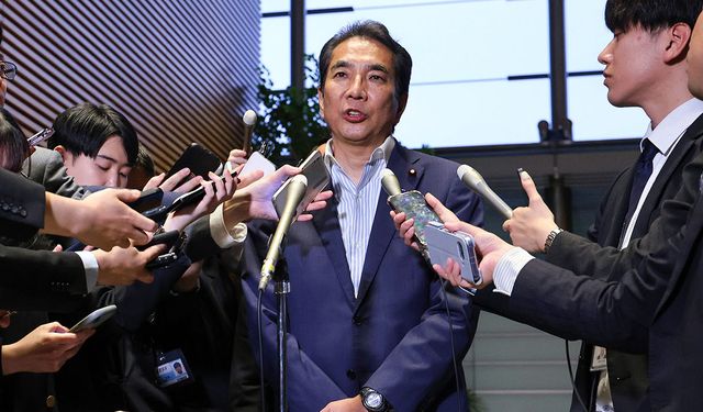 Japon bakan "bağışlanan pirinçler" sayesinde pirinç satın almadığını söyledi, istifa etti