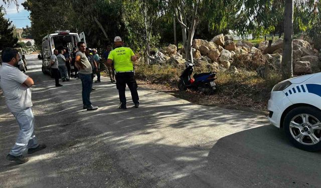 Gazipaşa'da kontrolden çıkan motosiklet devrildi