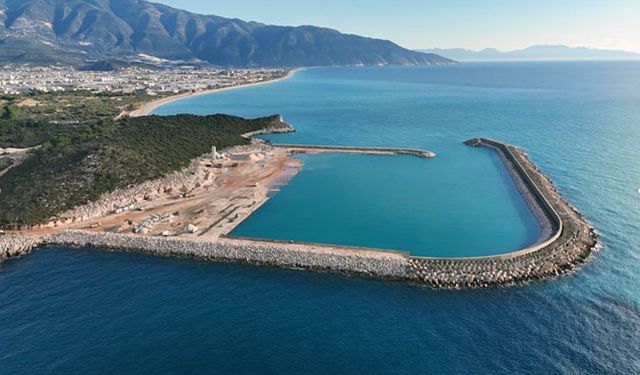 O ilçeye yüzer iskele