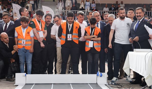 Depremzede öğrenciler ’HATAYBOT’ robot yarışmasında yarıştı