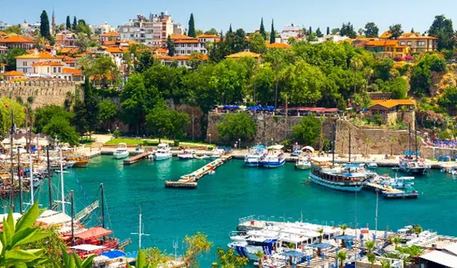 Antalya'da Antalyalılar dışında en çok kimler yaşıyor açıklandı