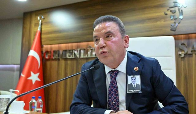 Başkan Böcek’e büyük onur: Türkiye’nin en başarılı 2. büyükşehir belediye başkanı