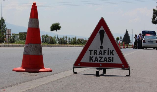 Alanya’da feci kaza: Motosiklet otomobile çarptı