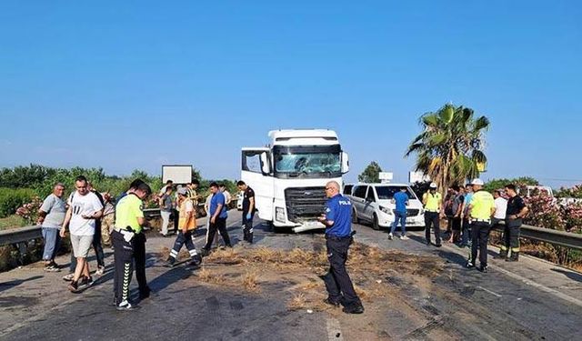 Kazaya karışan turistler, havalimanına gitmek için yardım istedi