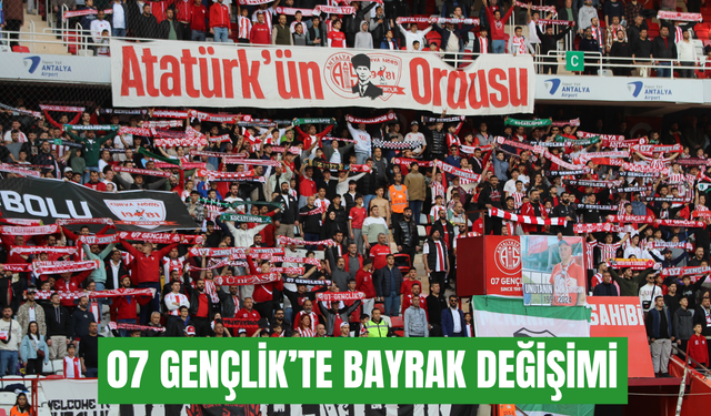 07 Gençlik’te bayrak değişimi