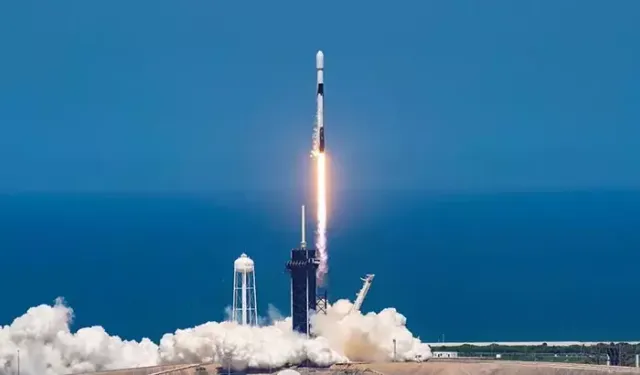 İsrail, Musk'ın şirketi aracılığıyla iletişim uydusunu uzaya fırlattı