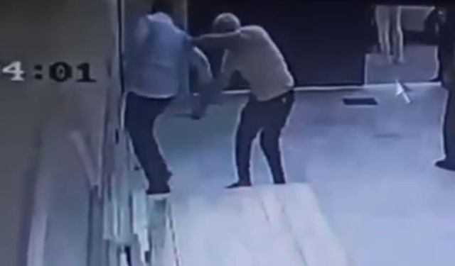 Cami müezzinine bıçaklı saldırı