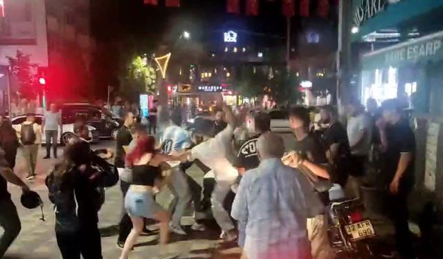 Motosiklet sürücüsü ile yaya birbirine girdi