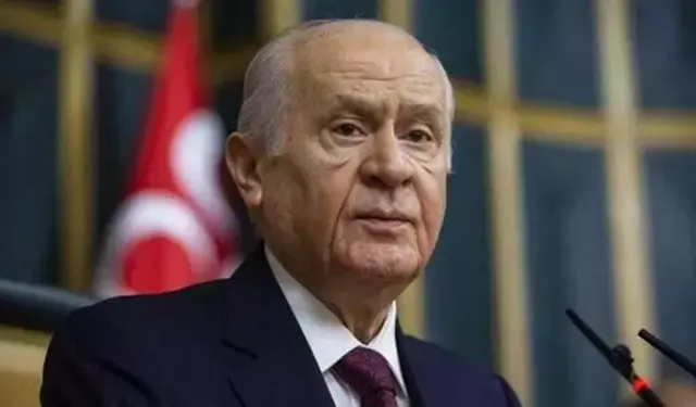 Bahçeli'den, AK Parti'ye özel çiçek