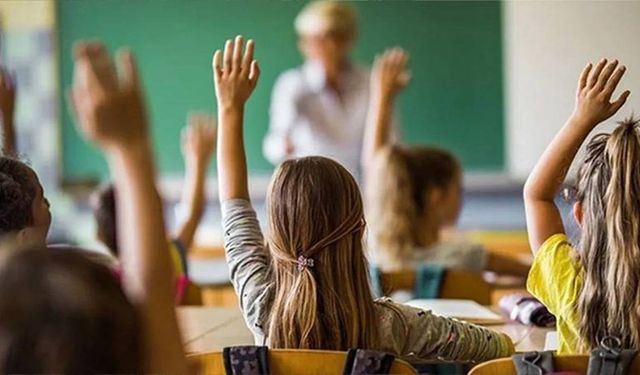 İstanbul'da pazartesi günü okullar 10.00'da açılacak