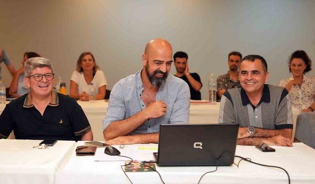 Alanya Belediye Tiyatrosu’ndan yeni sezonun ilk prömiyeri: "Palto"