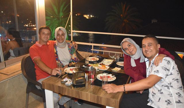 Dost meclisi Deniz Üstü’nde