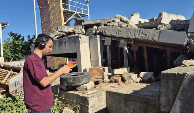 Türk mühendis yaptı: Depremde yıkılan binaları belirliyor, enkaz altında kalanlarla iletişim kuruyor