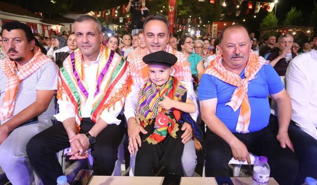 Kepez’de festival coşkusu Yörük Gecesi ile zirve yaptı