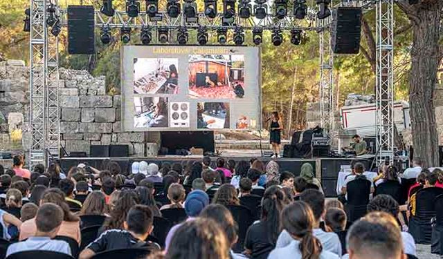 Kemer’de çocuklar Mozart ile buluştu