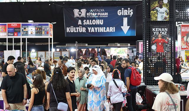 Kitap Fuarı'na yoğun ilgi