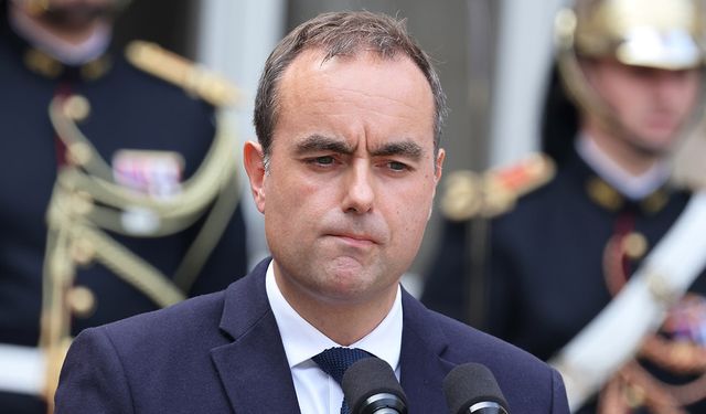 Fransa’da 26 gün görevde kalan Başbakan Lecornu istifa etti