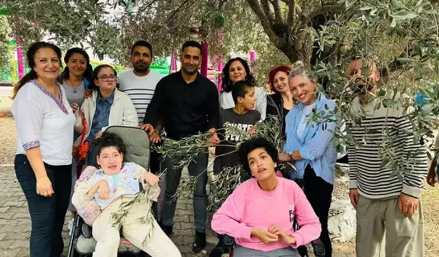 Özel öğrencilerden zeytin hasadı