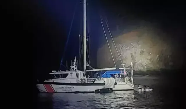 Fethiye'de 4 göçmen kaçakçısıyla 35 düzensiz göçmen yakalandı