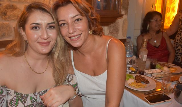 Güzel danışman 33 Lük Sahne’de