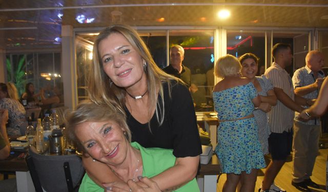 Deniz Üstü'nde özel gece