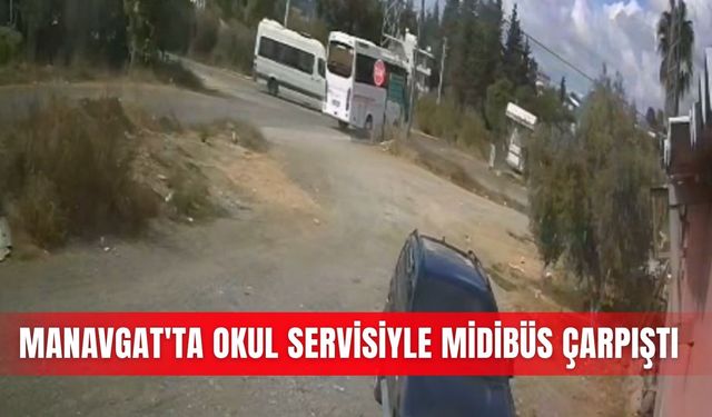 Manavgat'ta okul servisiyle midibüs çarpıştı