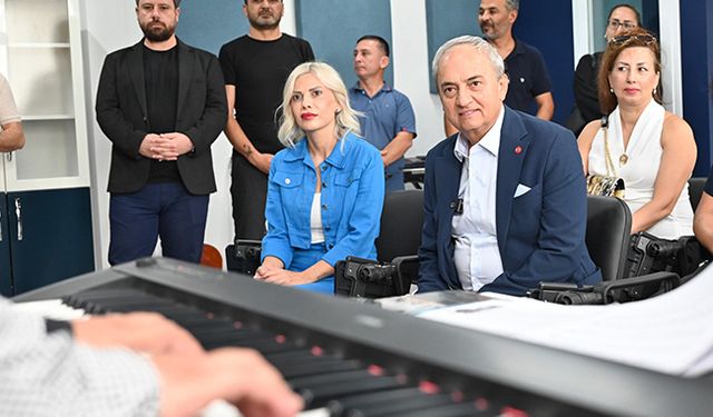 Başkan Kocagöz’den liseye müzik sınıfı desteği