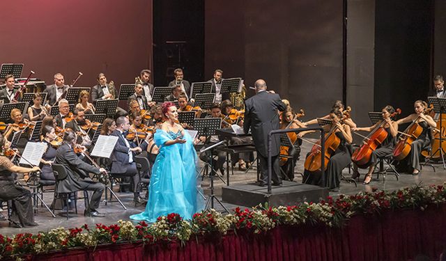Antalya DOB'ta ilk prömiyer 'Yevgeni Onegin'