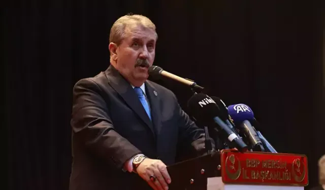 Destici: Türk bayrağına karşı olan benim düşmanımdır