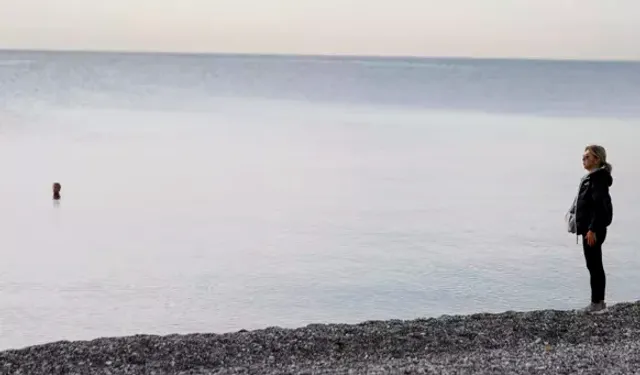 Ata'ya denizde saygı duruşu