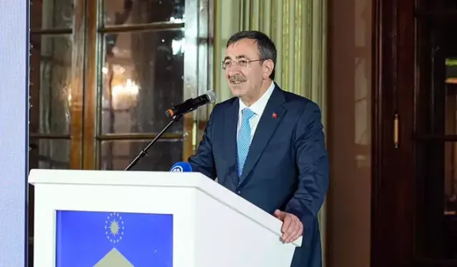 Cevdet Yılmaz 'Milli Sarayların Yüzyılı Sempozyumu'na katıldı