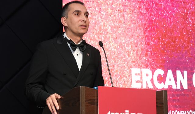 Özbek: Atatürk'ü anlamak, geleceği akılla ve bilimle inşa etmektir