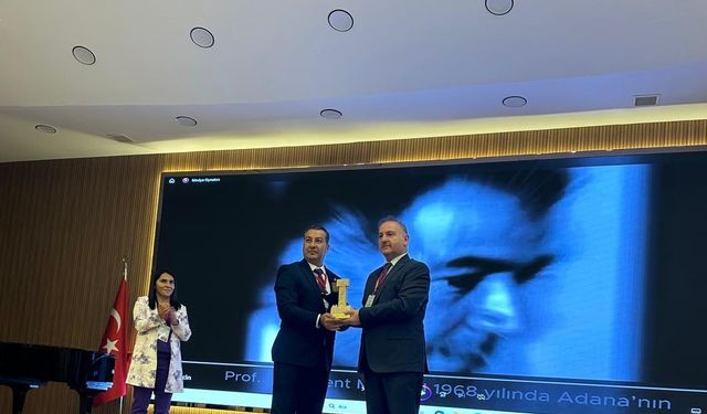 Eroğlu’na, Türk kültür ve sanatına katkı ödülü