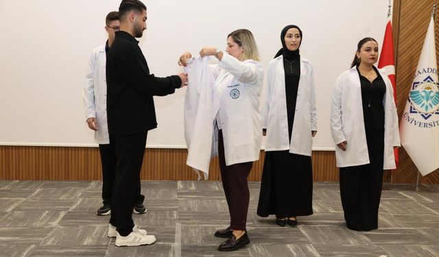 Diş Hekimi adayları beyaz önlüklerini giydi