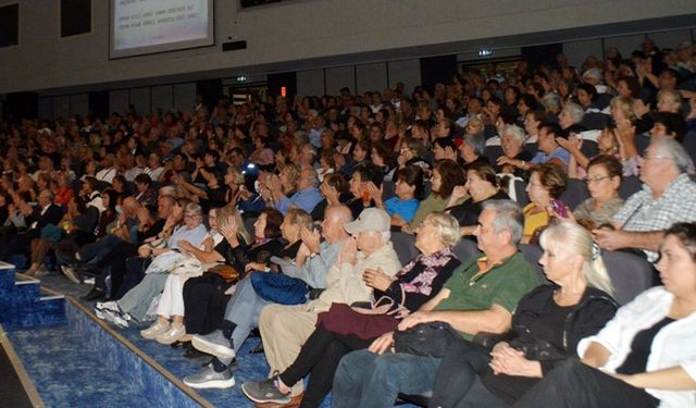 Antalya'da Gülses rüzgârı esti
