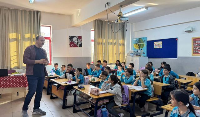 Başkan Kotan, küçük öğrencilerle buluştu