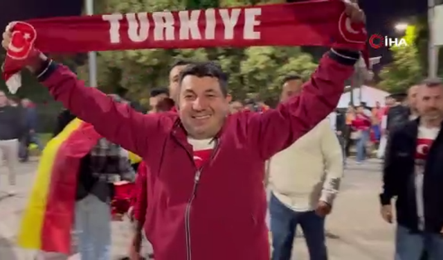 Türk taraftarlar, İspanya'da millileri yalnız bırakmadı