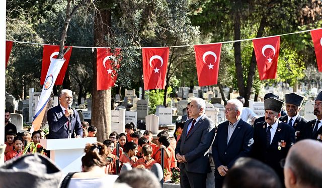 Topçu Yüzbaşı Mustafa Ertuğrul Aker, anıt mezarında anıldı