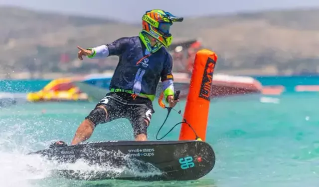 Türkiye Motosurf Milli Sporcuları zirveye yükseliyor