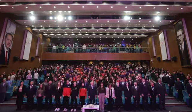 Bakan Bak 'Şampiyonların Gönüllüleri' programında