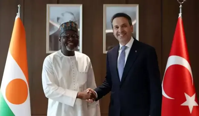 Bakan Bayraktar, Nijer Dışişleri Bakanı Sangare ile bir araya geldi