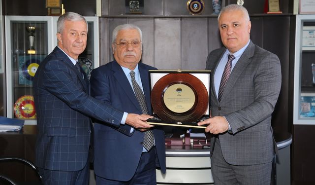 Alanya’nın vergi rekortmenlerine plaket