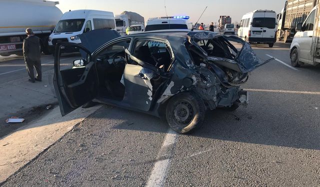 Üç araçlı zincirleme kaza: 1 yaralı