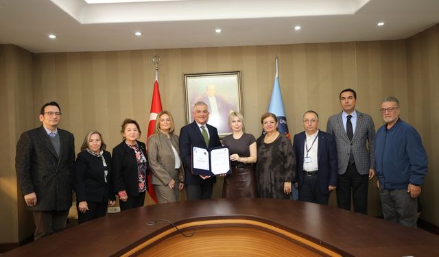 Akdeniz Üniversitesi Hastanesi'ne anjiyografi cihazı bağışı