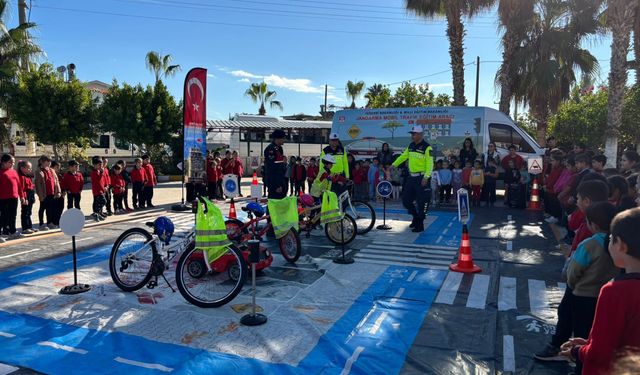 Öğrencilere trafik eğitimi
