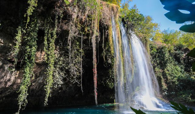 Düden Şelalesi 900 bin ziyaretçi ağırladı