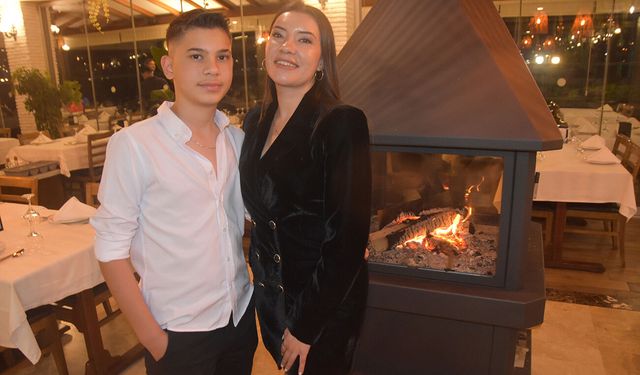 Alara Restoran’da sürpriz doğum günü kutlaması