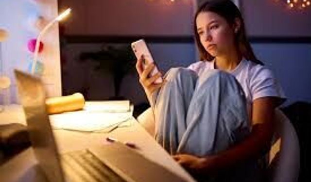 ‘Dijital baskı gençleri yalnızlığa sürüklüyor’